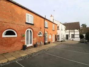 Children-friendly cottage with garden - Image 2