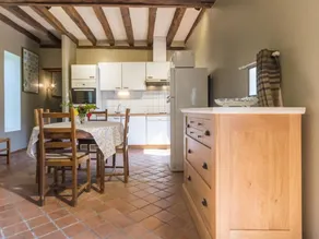 Cottage with barbeque - Image 3