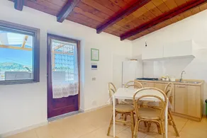 Apartment 'La Mignola - Bilo 2 - Duplicate' with Shared Garden, Wi-Fi and Air Conditioning - Image 4