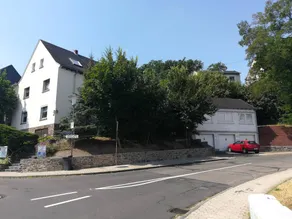 Flat with garden & terrace - Image 2