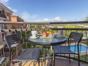 Apartment with terrace, garden & pool - Image 2