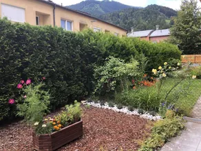 Flat with terrace & garden - Image 2