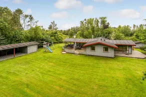 Holiday home with terrace, jacuzzi & barbeque - Image 2