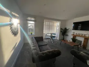 Apartment with garden - Image 4