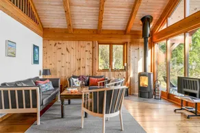 Fully equipped holiday home with sauna, barbecue & jacuzzi | Sea view - Image 3