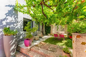 Apartment 'Côté Vigne' with shared pool, private terrace and Wi-Fi - Image 4