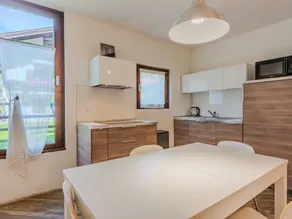 Holiday apartment with garden - Image 2
