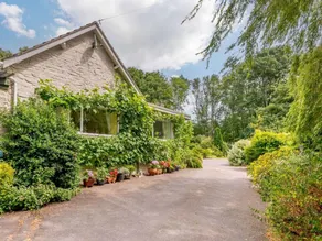 Holiday home with garden & barbeque - Image 4