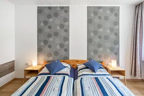 Room 'Double Room with Shower/WC' with Shared Terrace, Garden & Wi-Fi - Image 3