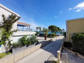 Holiday apartment with sea view - Image 5