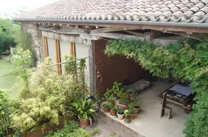 Maison avec jardin, barbecue et terrasse | Vue jardin - Image 4