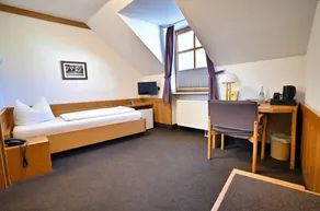 Dedicated room with garden, BBQ & hot tub | Mountain view - Image 3
