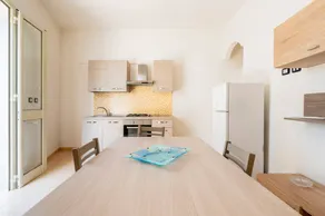 Ferienhaus 'Db - Alloro' mit privatem Garten, WLAN und Klimaanlage - Image 4