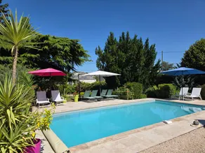 Cottage with terrace, garden & heated pool | City view - Image 3