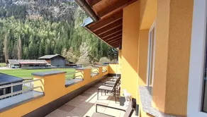 Wonderful holiday apartment with terrace - Image 3