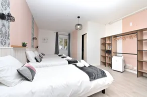 Room 'Chambre 7' with Shared Terrace, Wi-Fi and Air Conditioning - Image 3