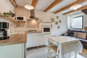 Cottage 'Gîte Chez Augustine' with Wi-Fi and Air Conditioning - Image 5