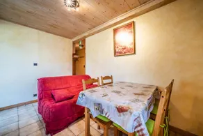 Holiday apartment with garden, BBQ & terrace | Mountain view - Image 4