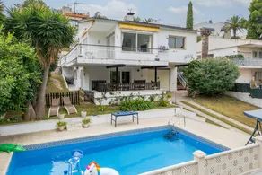 Villa 'Oasis Salou Pool Beach and Bbq' with Sea View, Wi-Fi and Air Conditioning - Image 3