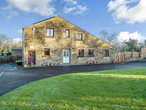 Cottage with barbeque, hot tub & garden - Image 2