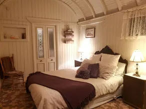 Pet-Friendly Cabin Rental in the Flinders Ranges of South Australia - Image 2