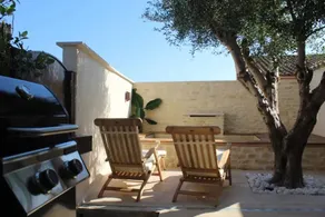 Casa con piscina, giardino e terrazza | Vista sul giardino - Image 5