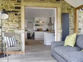 Cottage with garden & BBQ - Image 5