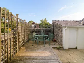 Family-oriented cottage with garden | Pet-friendly - Image 2