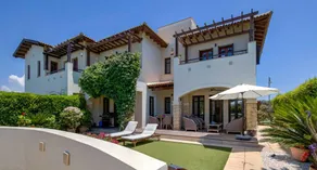 Villa con barbacoa, jardín y terraza - Image 3