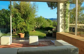 Kunstvolles Haus mit Pool in der Nähe des Lac du Salagou - Image 4