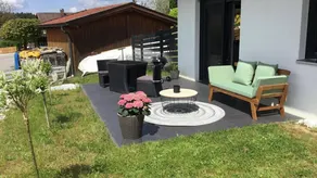 Holiday home with garden, hot tub & barbeque - Image 3