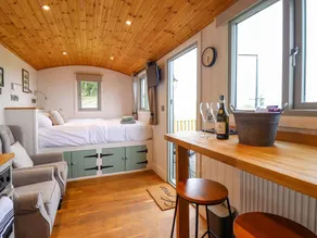 Children-friendly cottage with garden & hot tub | Dogs allowed - Image 4