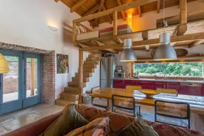 Villa with terrace, barbecue & garden - Image 4