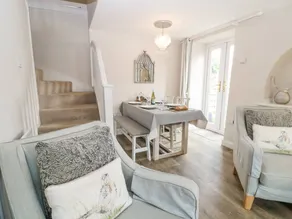 Children-friendly lovely cottage with garden | Dogs allowed - Image 3