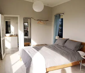 Romantic Cabin Getaway with Waterfront Views near Hobart, Tasmania - Image 4