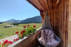 Lovely chalet with garden, terrace & jacuzzi | Mountain view | Dogs allowed - Image 3