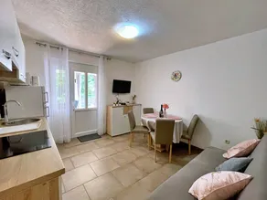 Fully equipped charming flat with terrace, garden & barbeque | Sea view | Pets are welcome - Image 2