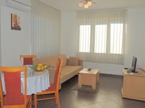 Flat with terrace | Pet-friendly - Image 2