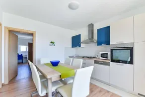 Lovely flat with terrace - Image 4