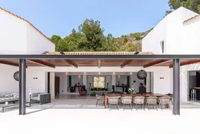 Familienfreundliche Villa mit Pool, Garten und Whirlpool | Panoramablick - Image 5