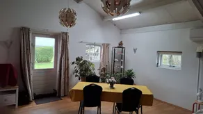 Holiday home with terrace & garden - Image 4