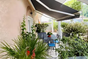 Apartment with terrace & garden | Garden view - Image 3