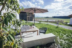 Familienorientiertes Apartment mit Garten, Pool und Terrasse | Poolblick - Image 2