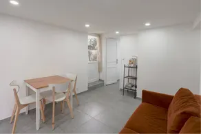 Pleasant apartment with garden | Garden view - Image 2