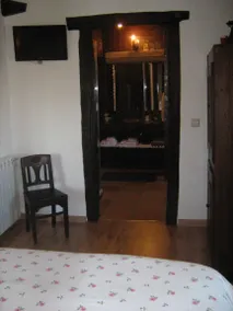 Family-oriented lovely villa with barbeque, garden & private pool | Mountain view | Pet-friendly - Image 5