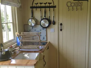 Beeches Shepherd Hut - Image 5