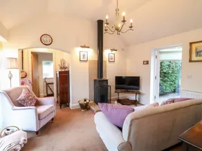 Family-oriented lovely cottage with garden | Dogs allowed - Image 5