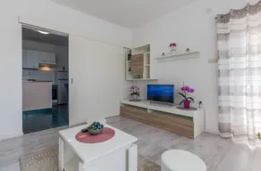 Apartment with terrace & BBQ - Image 2