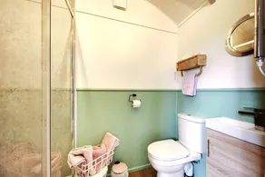 Charming Shepard's Hut, Perfect for Glamping on the North Devon Coastline - Image 5
