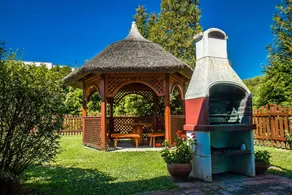 House with barbeque, garden & private pool - Image 5